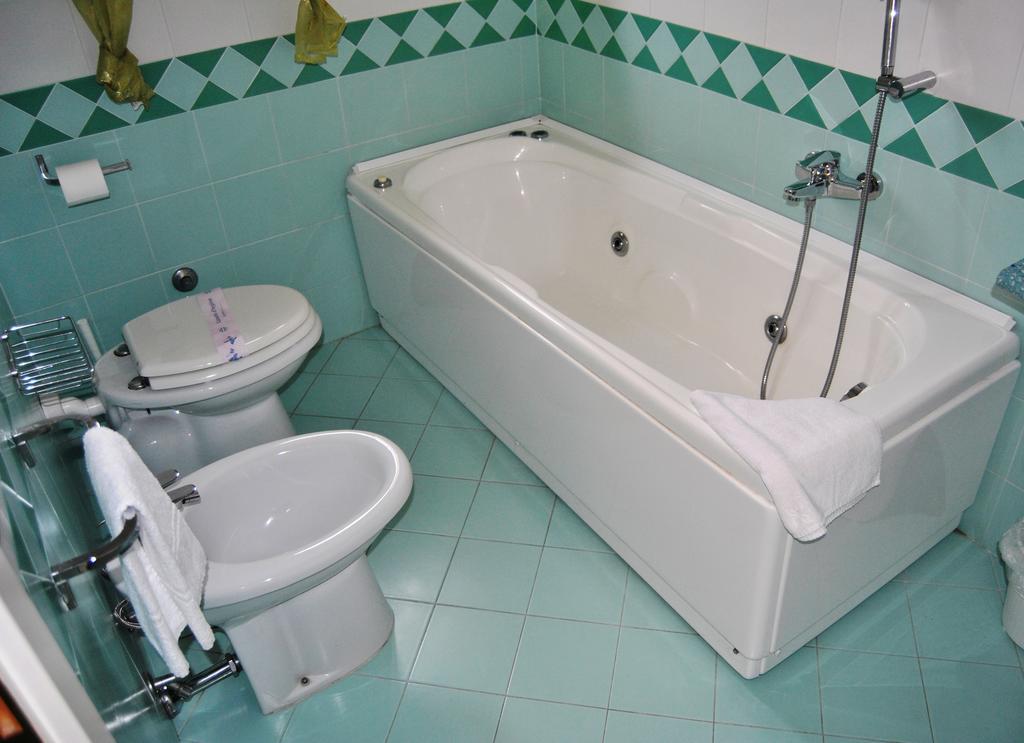 Hotel Sextum Bientina Kamer foto
