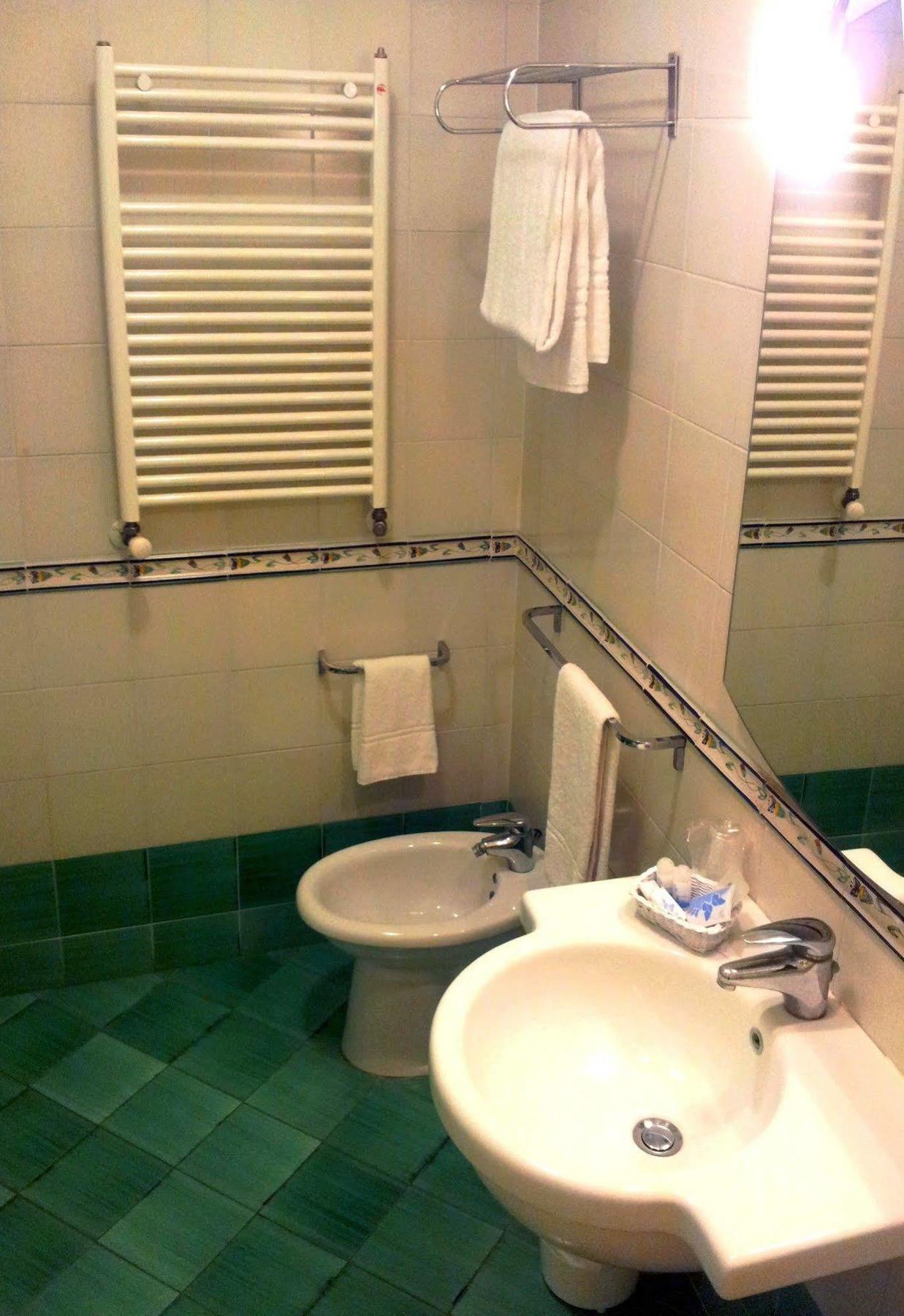 Hotel Sextum Bientina Buitenkant foto