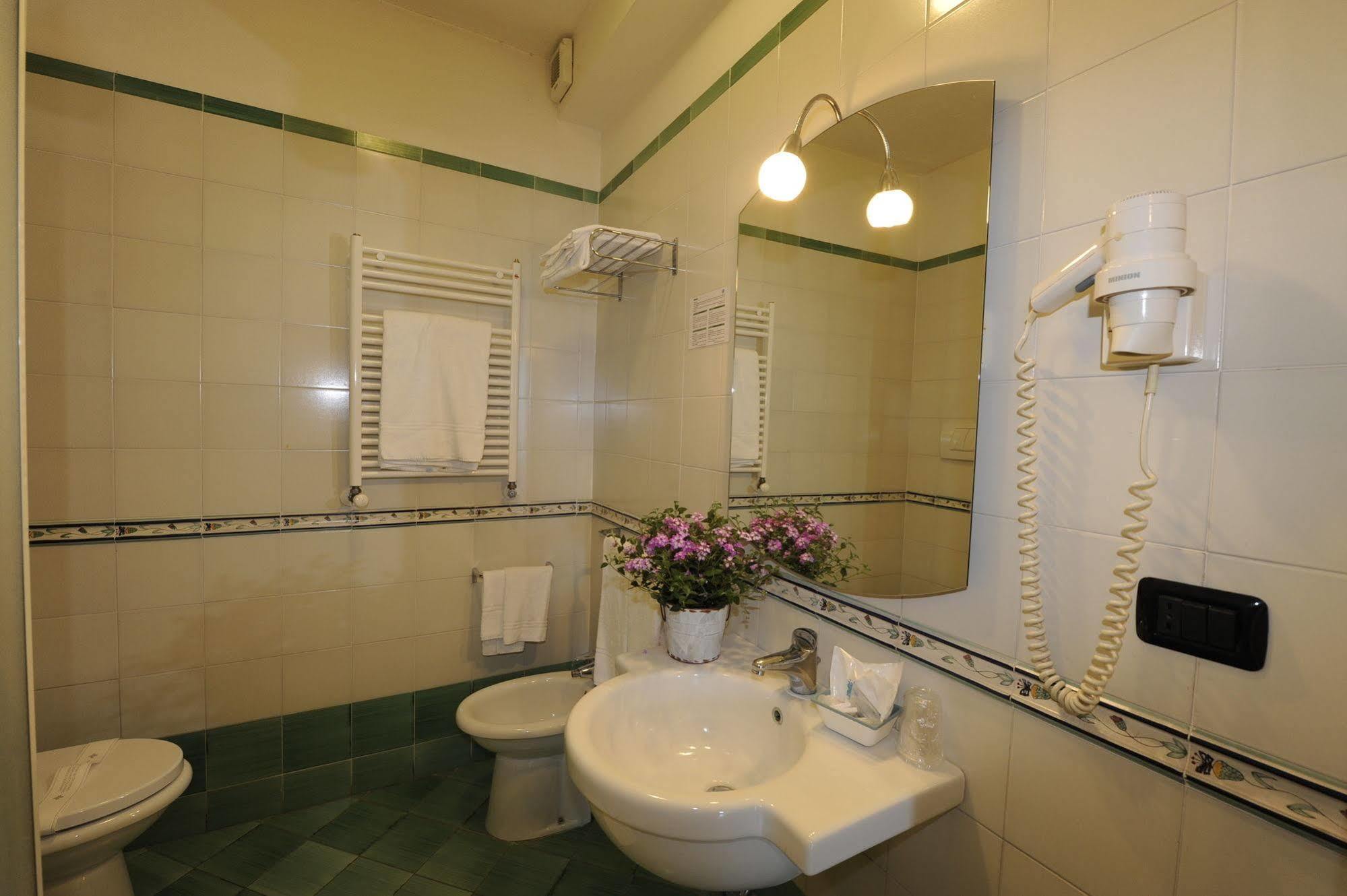 Hotel Sextum Bientina Buitenkant foto