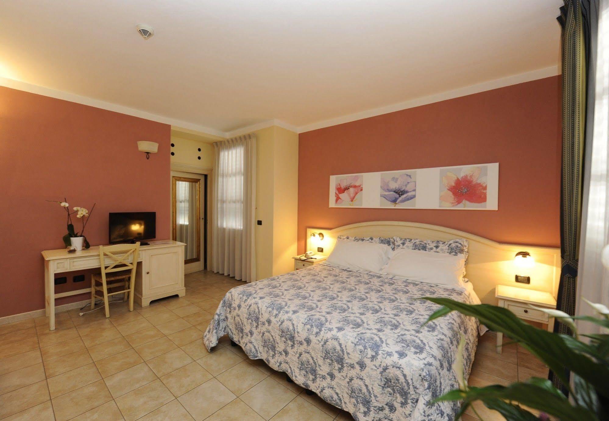 Hotel Sextum Bientina Buitenkant foto