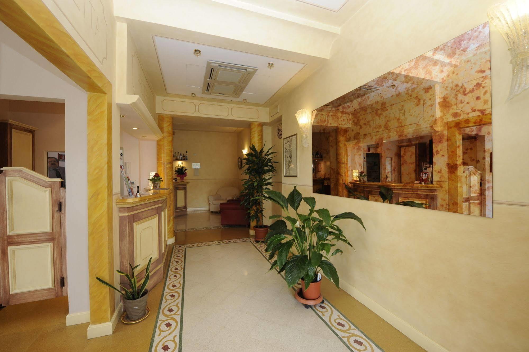 Hotel Sextum Bientina Buitenkant foto