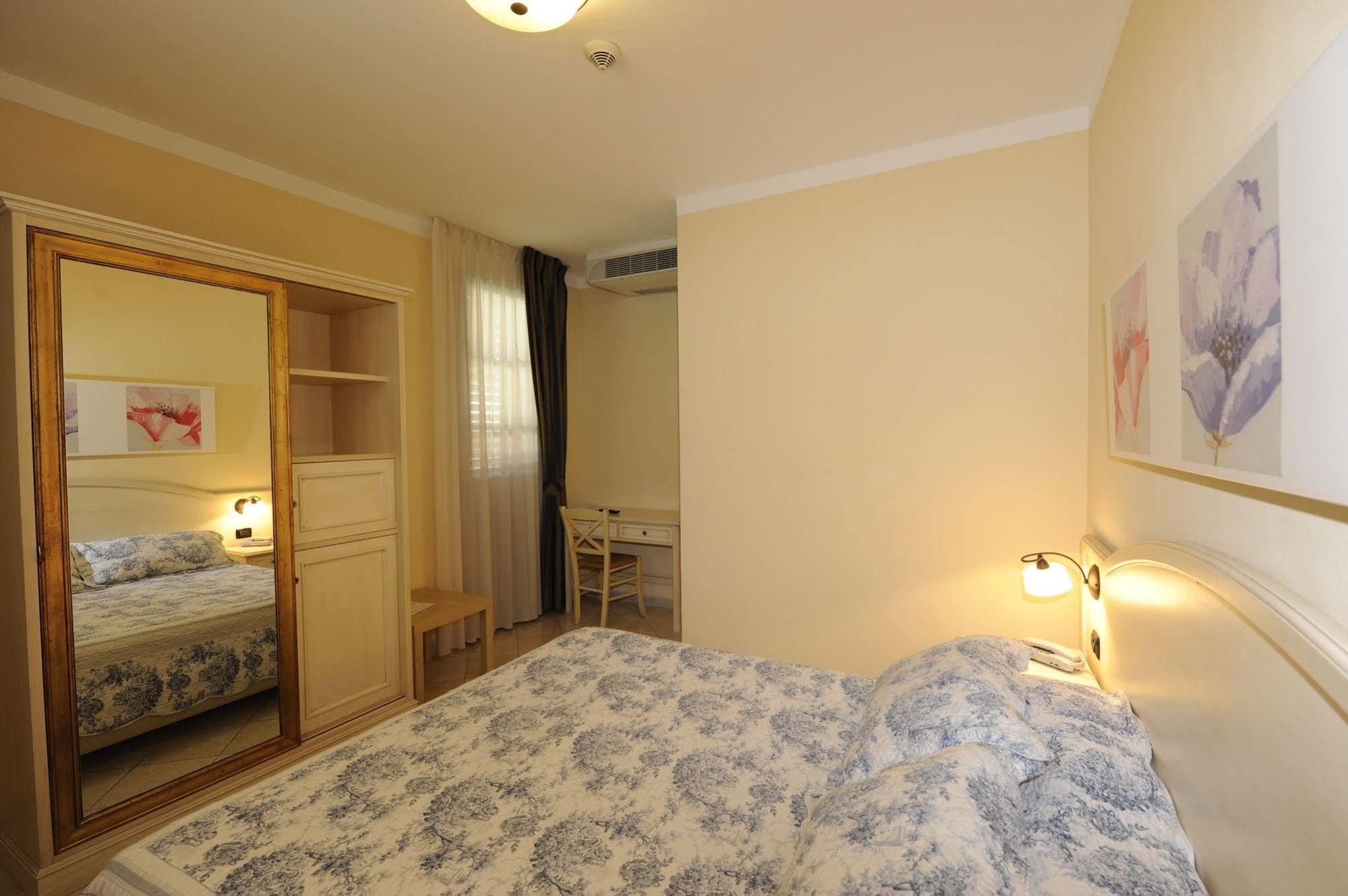 Hotel Sextum Bientina Buitenkant foto